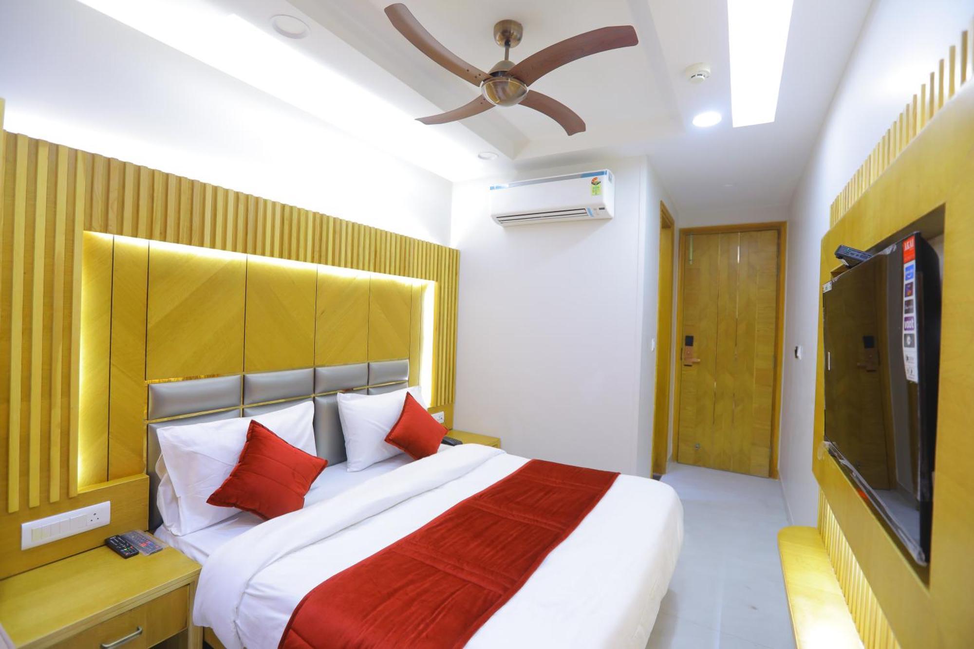 Hotel Glitz - Walk In From New Delhi Railway Station Екстериор снимка