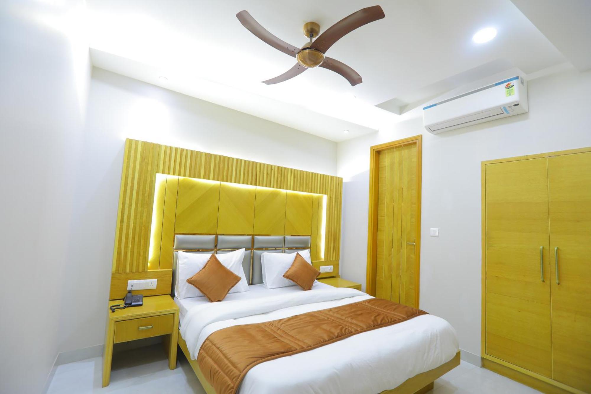 Hotel Glitz - Walk In From New Delhi Railway Station Екстериор снимка