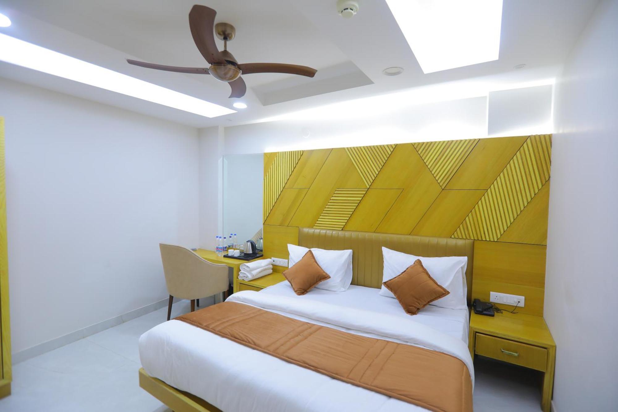Hotel Glitz - Walk In From New Delhi Railway Station Екстериор снимка