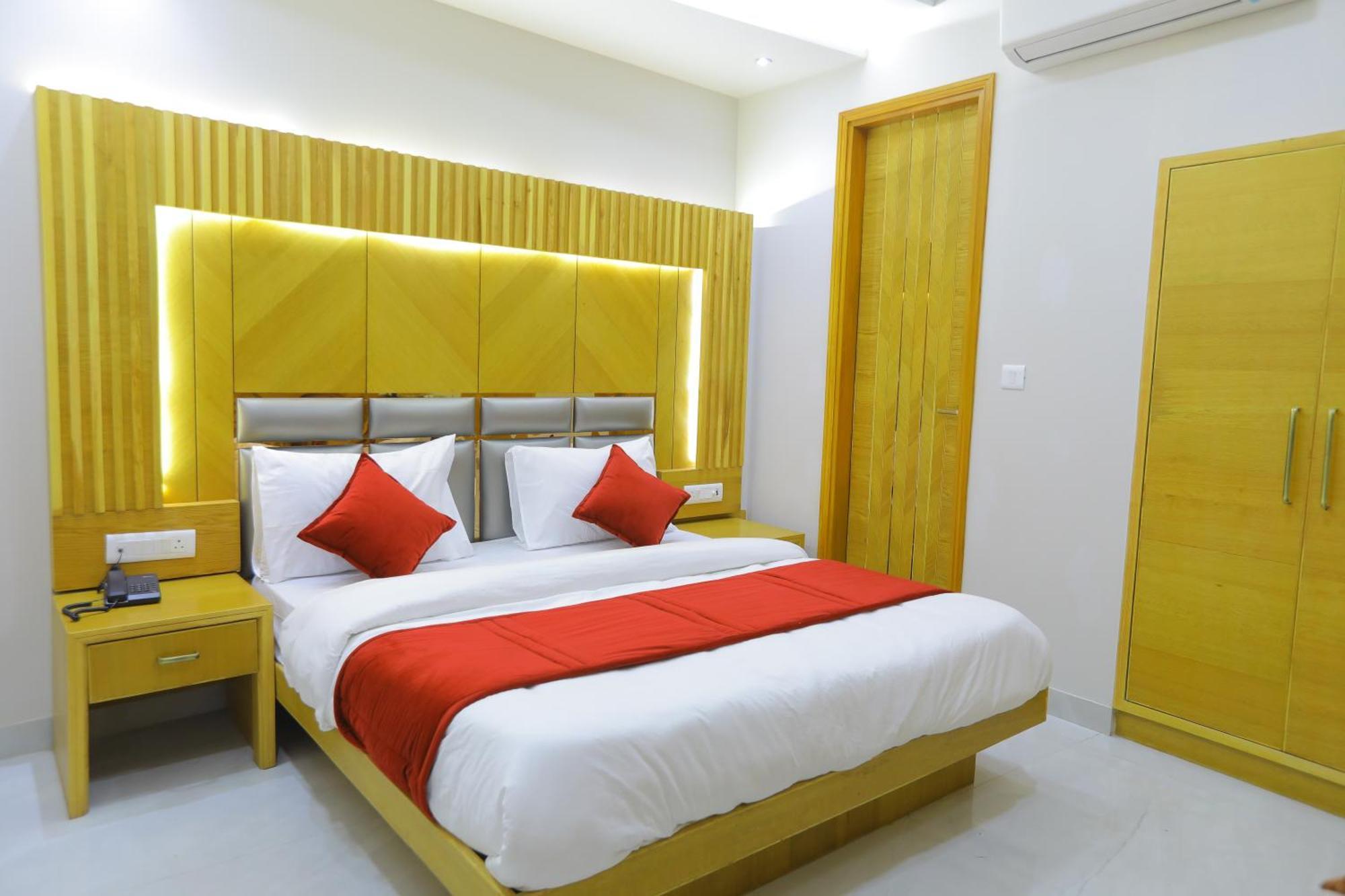 Hotel Glitz - Walk In From New Delhi Railway Station Екстериор снимка