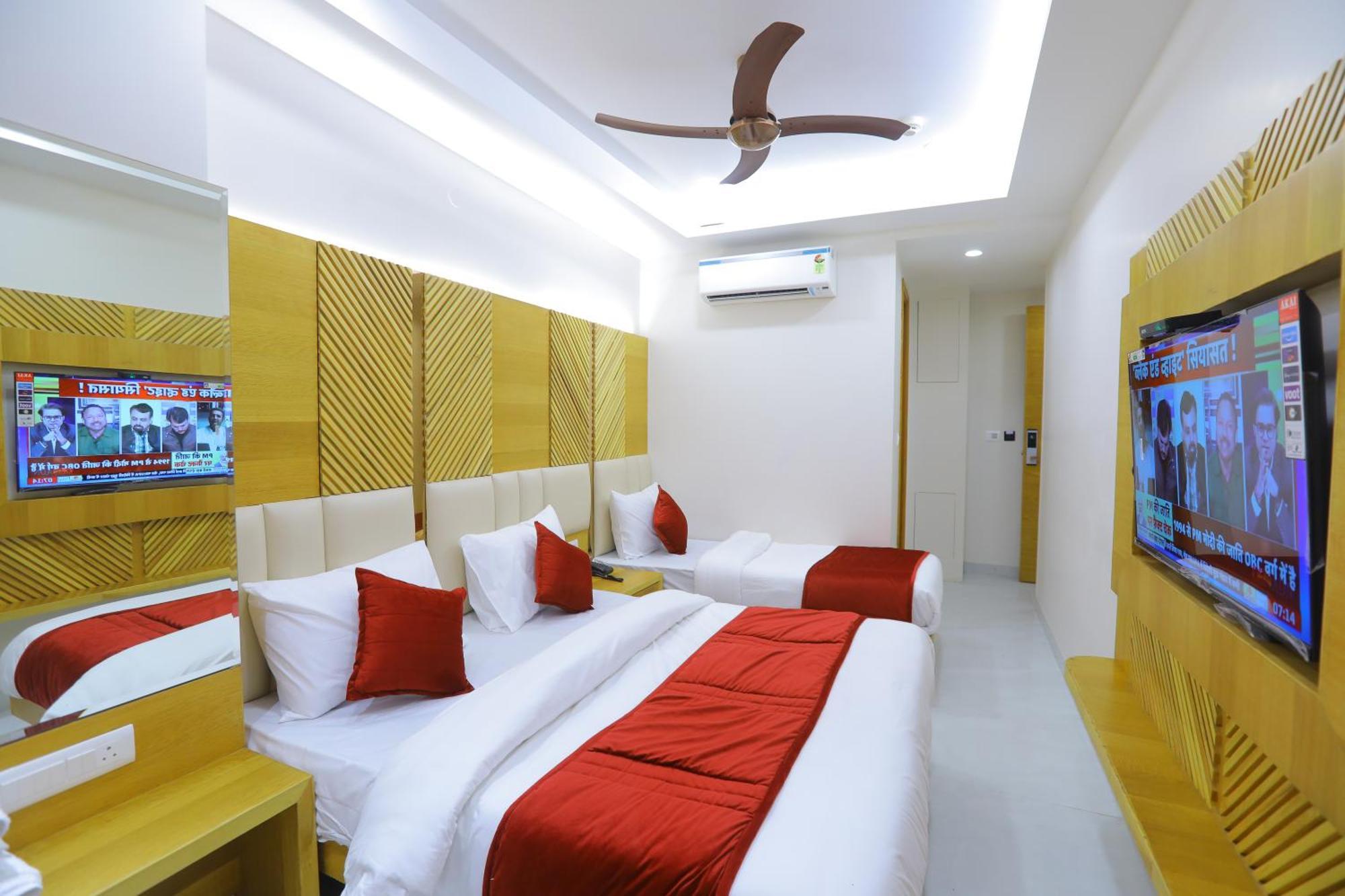 Hotel Glitz - Walk In From New Delhi Railway Station Екстериор снимка