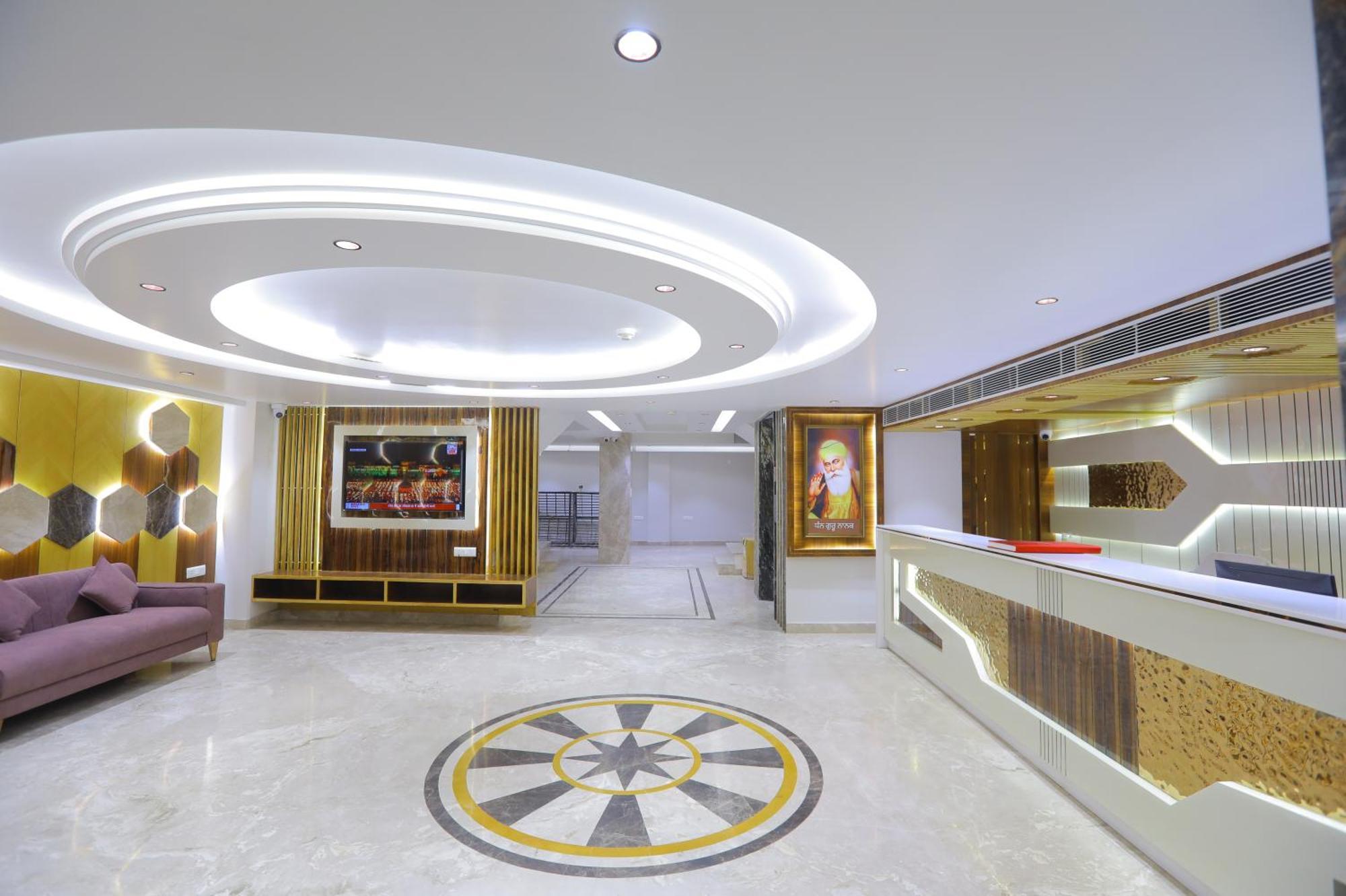 Hotel Glitz - Walk In From New Delhi Railway Station Екстериор снимка